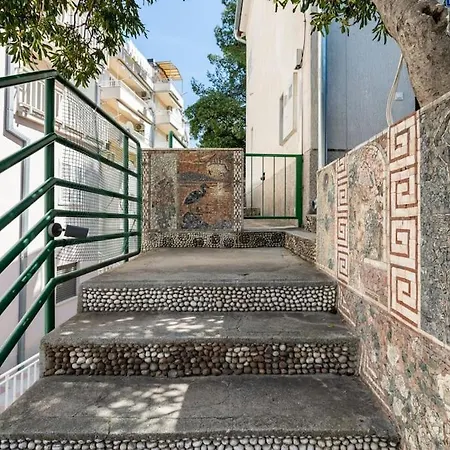 Apartment 2 Bets With Balkon 50 M From Beach Makarska