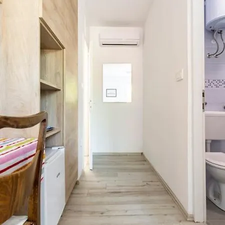 2 Bets With Balkon 50 M From Beach * Makarska
